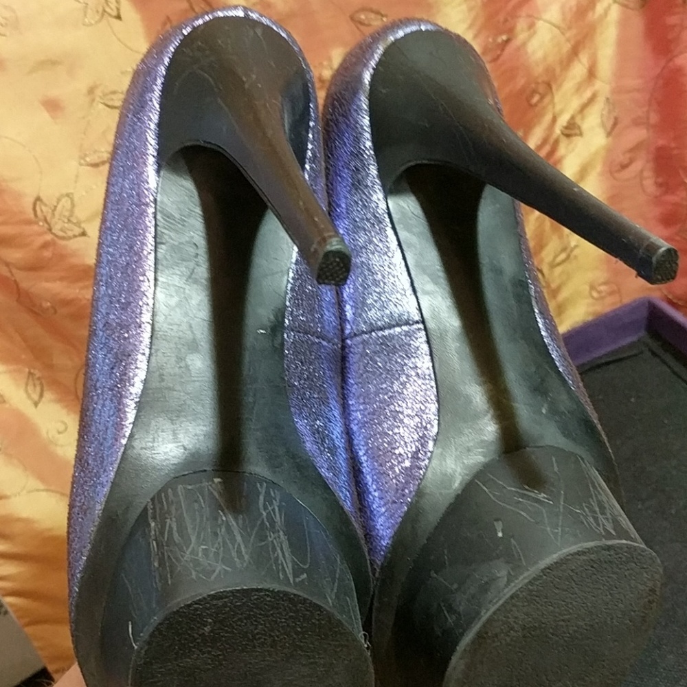 Shoes - Picture 5 of 7